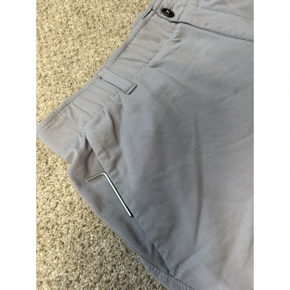 Under Armour Golf Shorts‎ Mens Size 34 Gray Solid Stretch Heat Gear Light